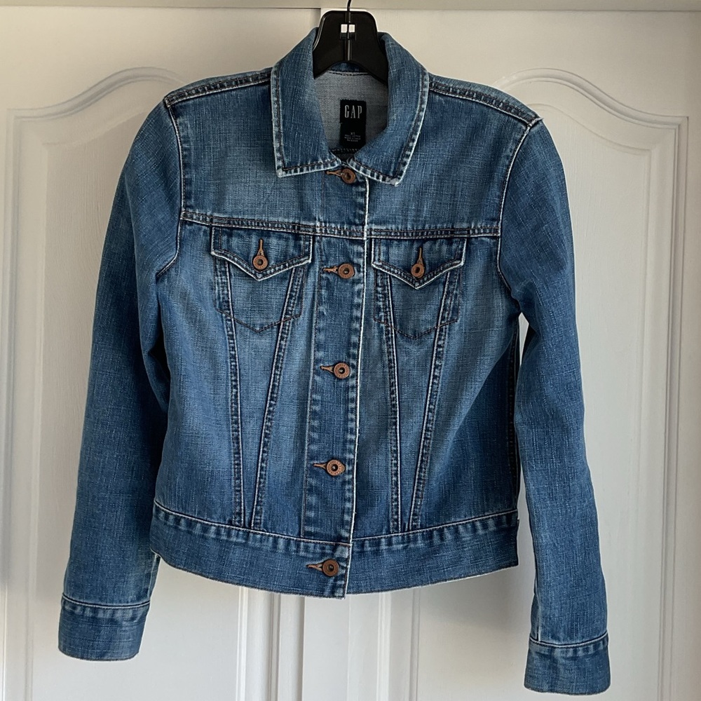 🎯GAP women’s vintage denim jacket
